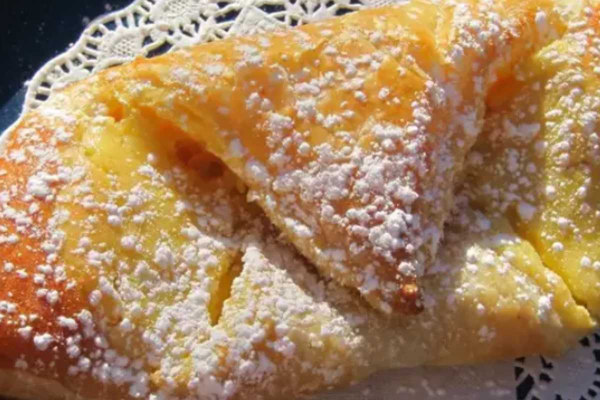 Cheese Danish: Classic Recipe for a Flaky and Creamy Pastry